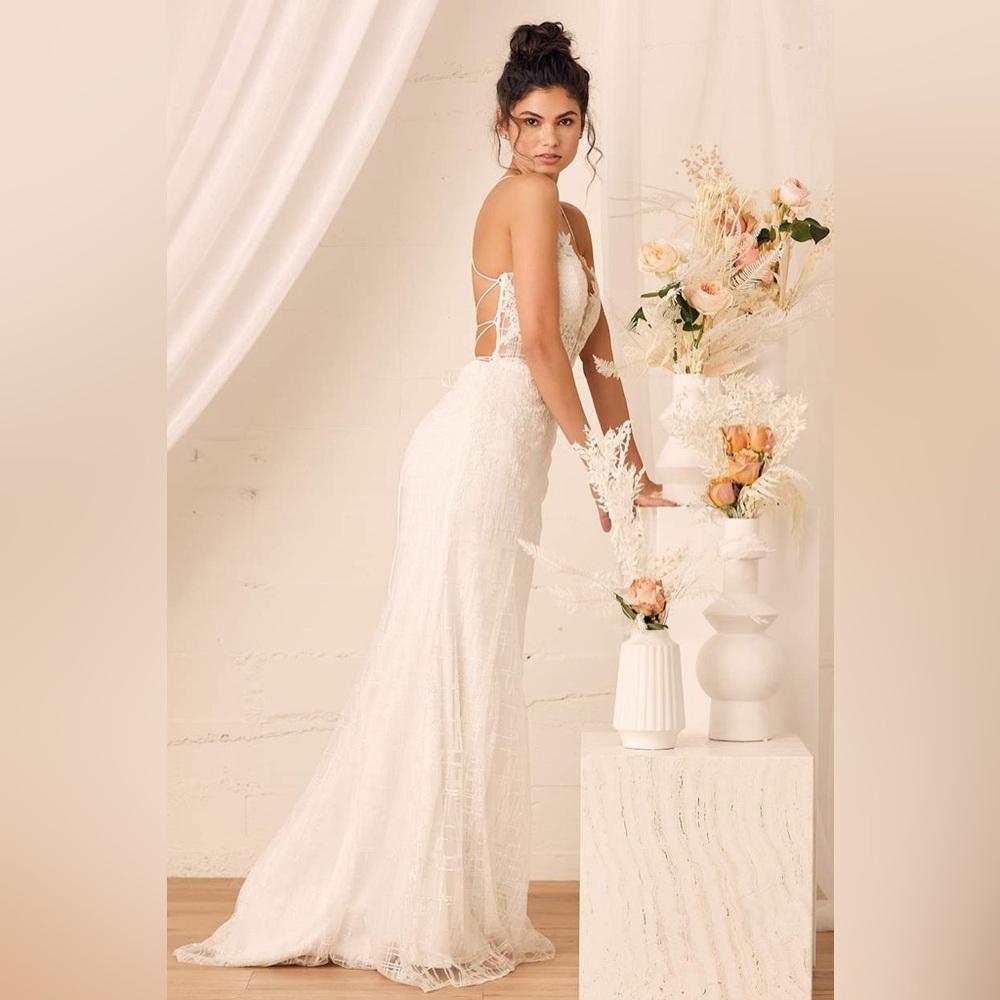 Lulu's White Lace Plunging V-Neck Spaghetti Strap Wedding Dress - Picture 2 of 10